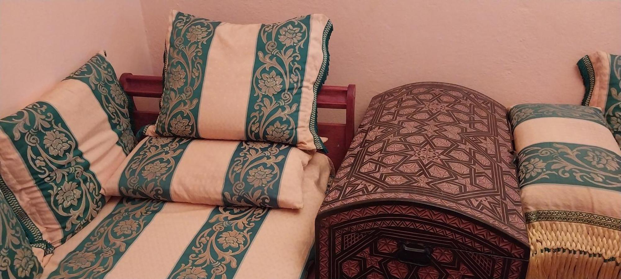 Riad Lala Zakia Moulay Idriss Oda fotoğraf